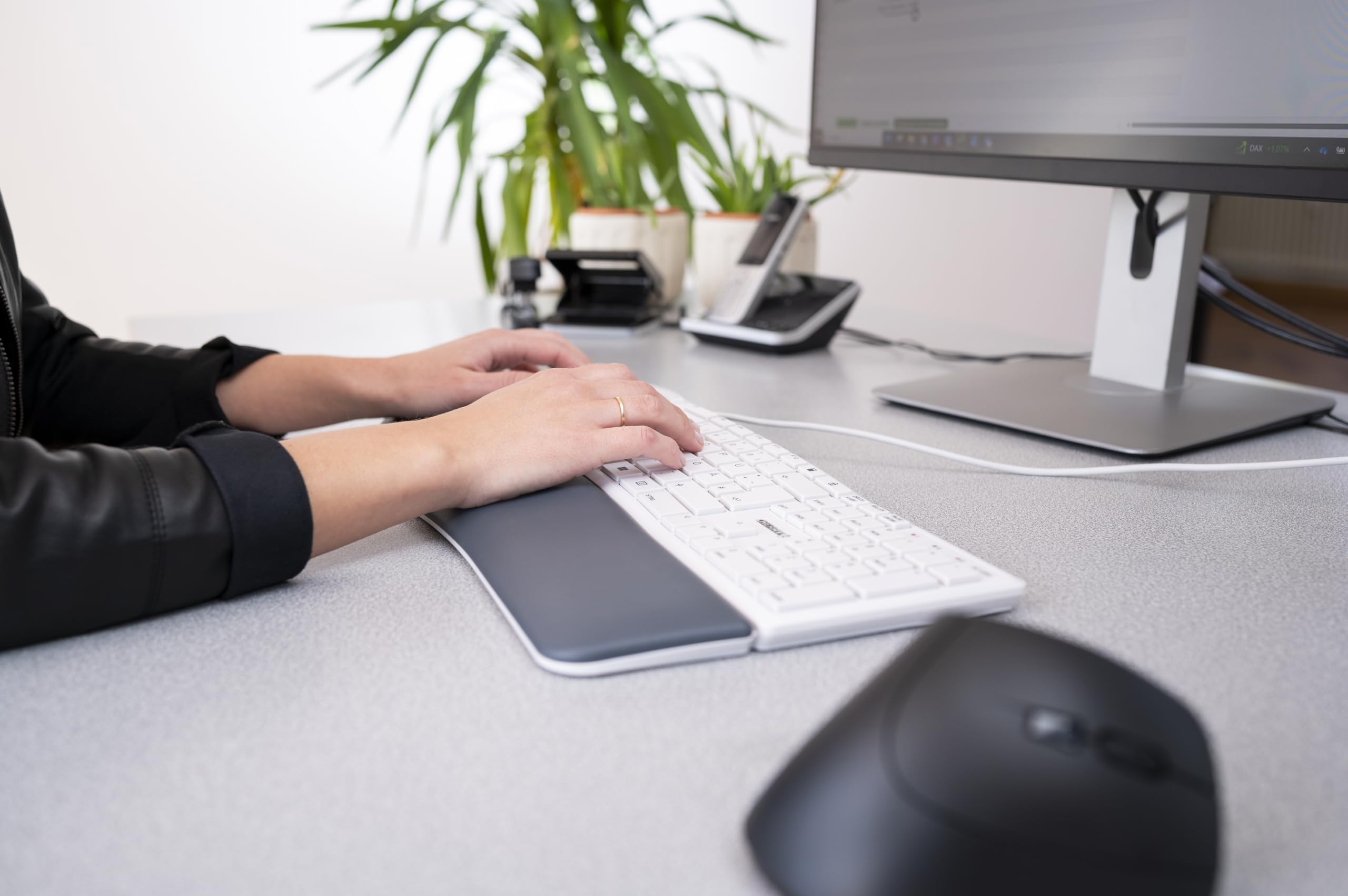 Amazon.com: CHERRY KC 4500 Ergo, Ergonomic Keyboard, German Layout